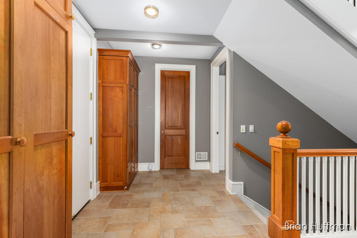 6029 Hillsborough Court SW