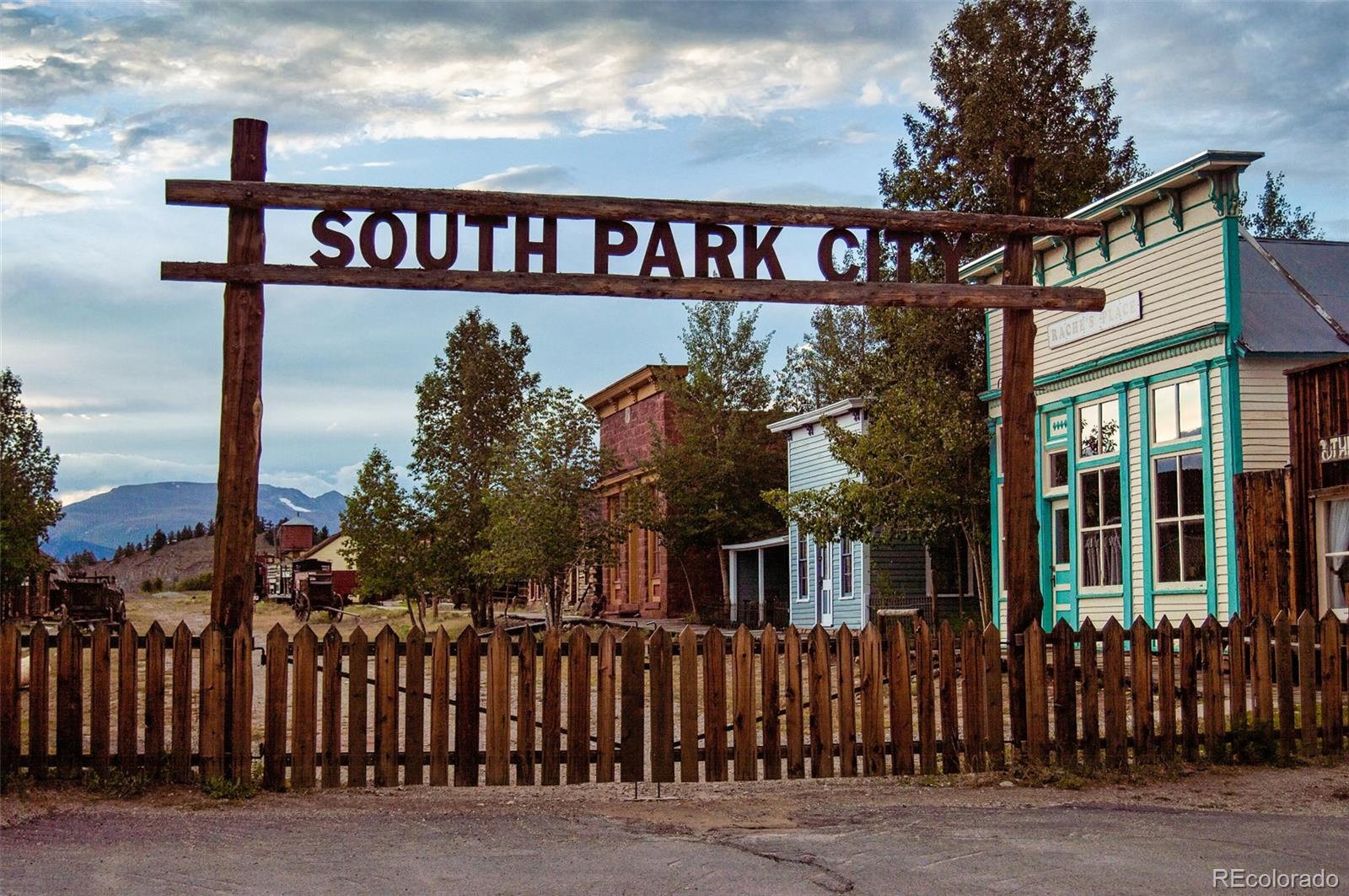 1050 Middle Fork Vista