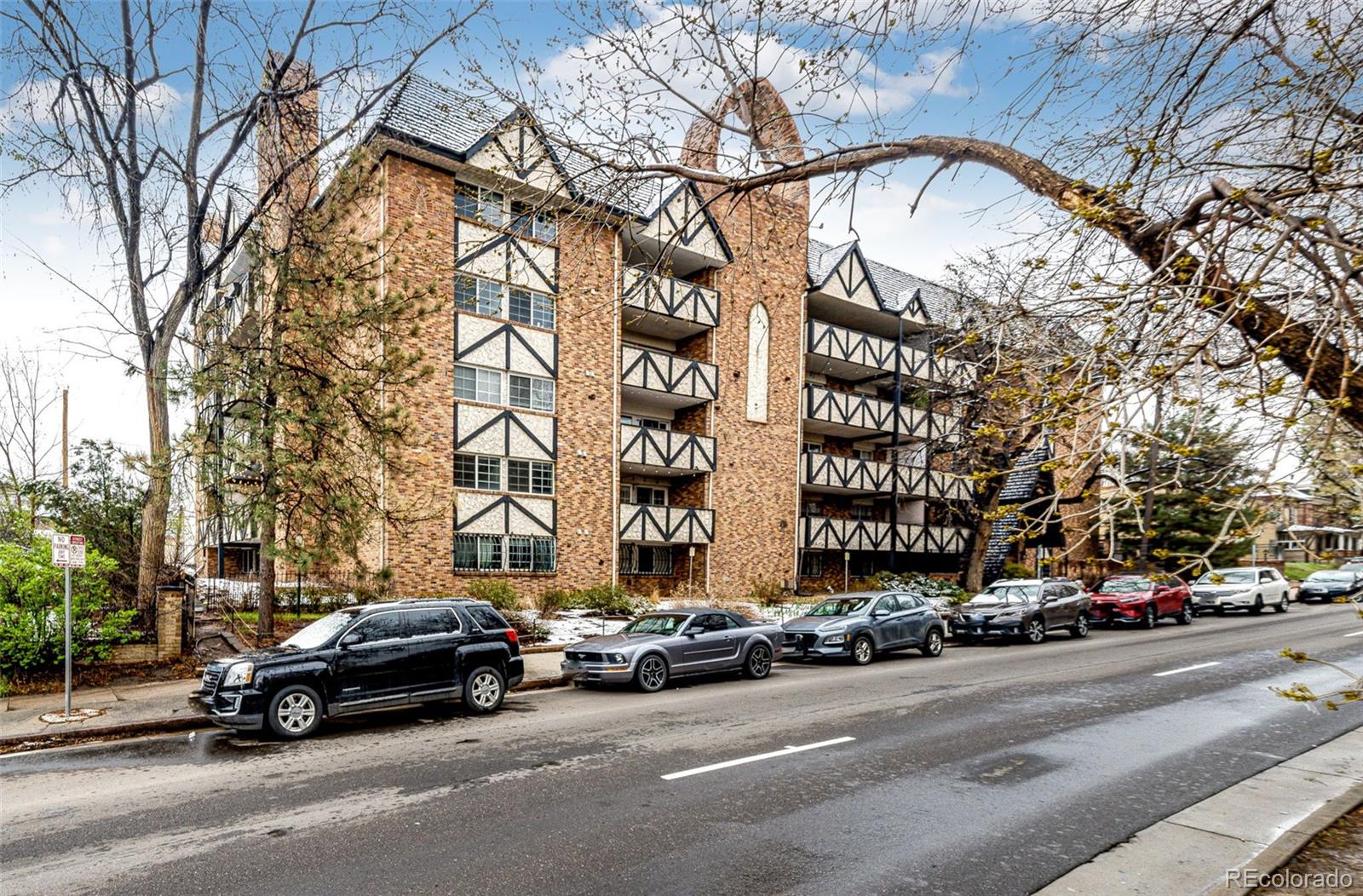 1350 Josephine Street Unit: 207