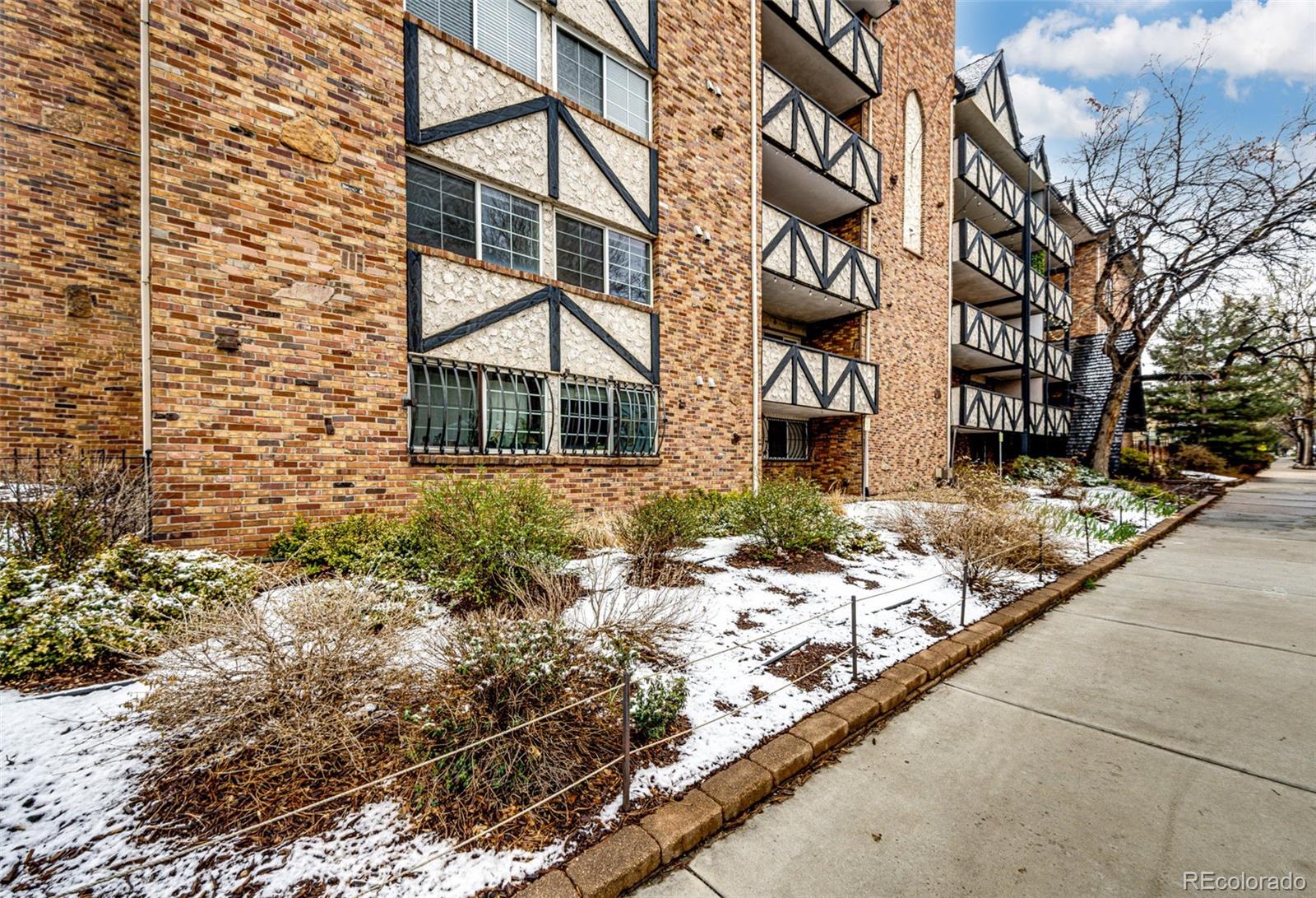 1350 Josephine Street Unit: 207