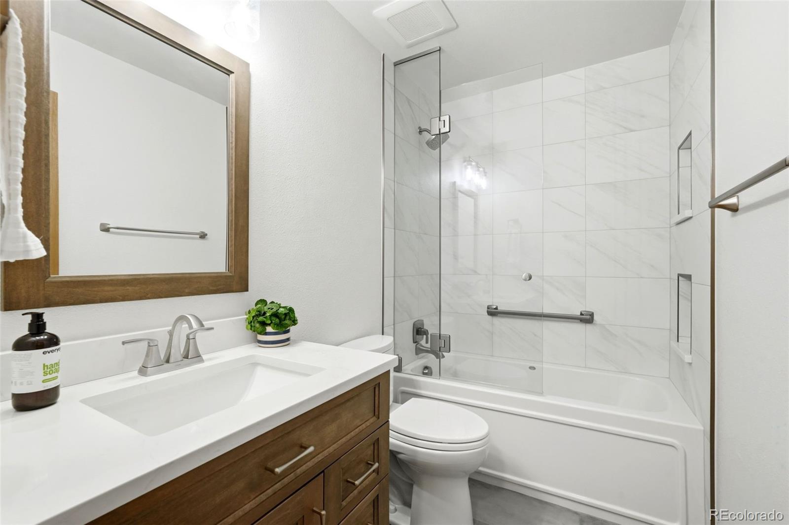 5784 W 117th Place