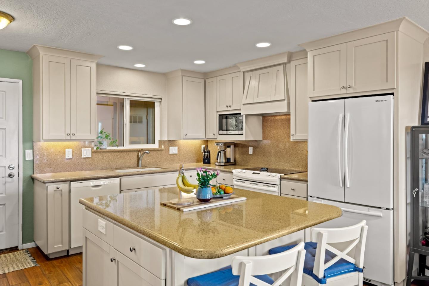 Forest Ridge Condo with Views