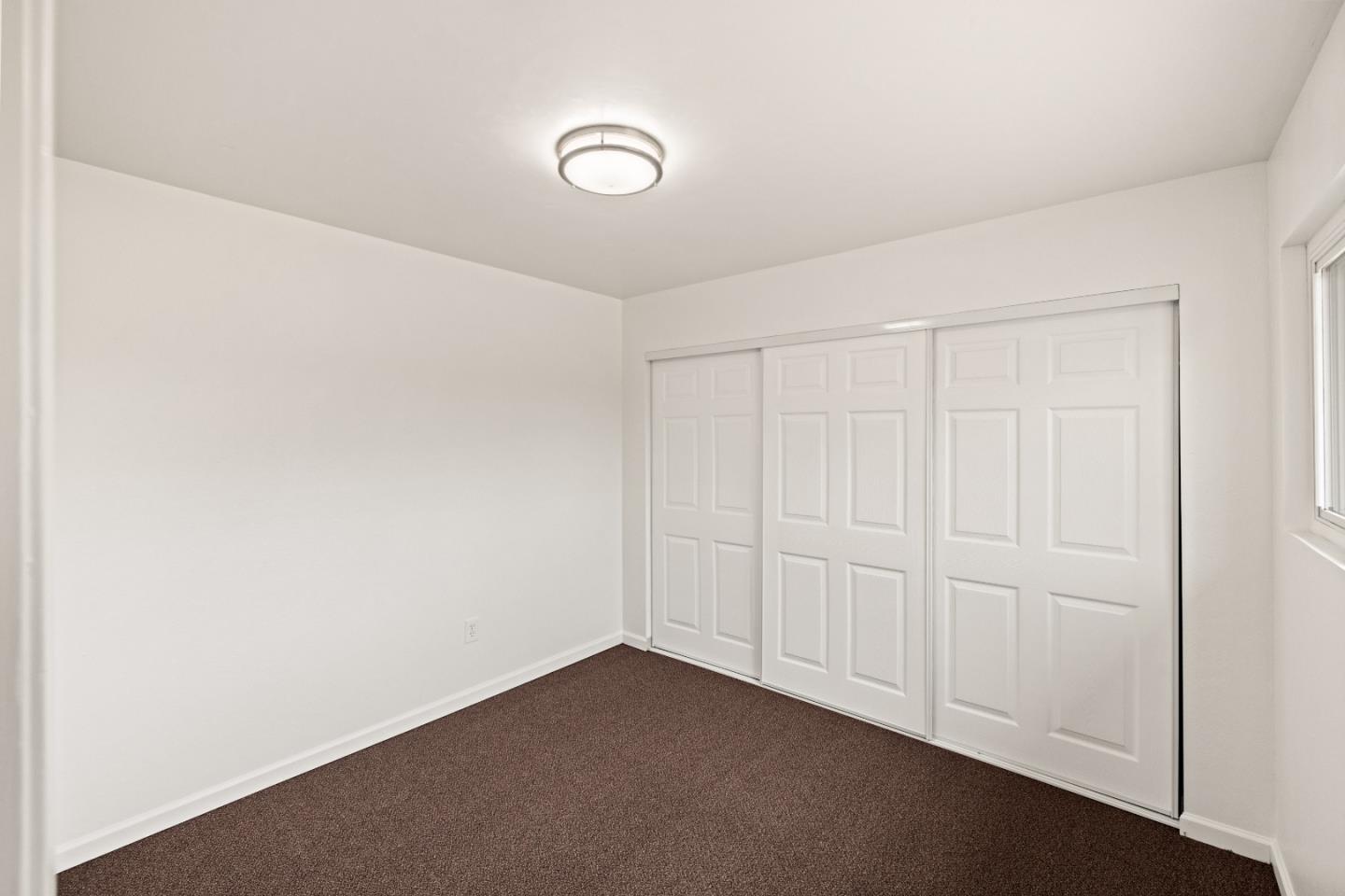 15450 Oak Hills Drive