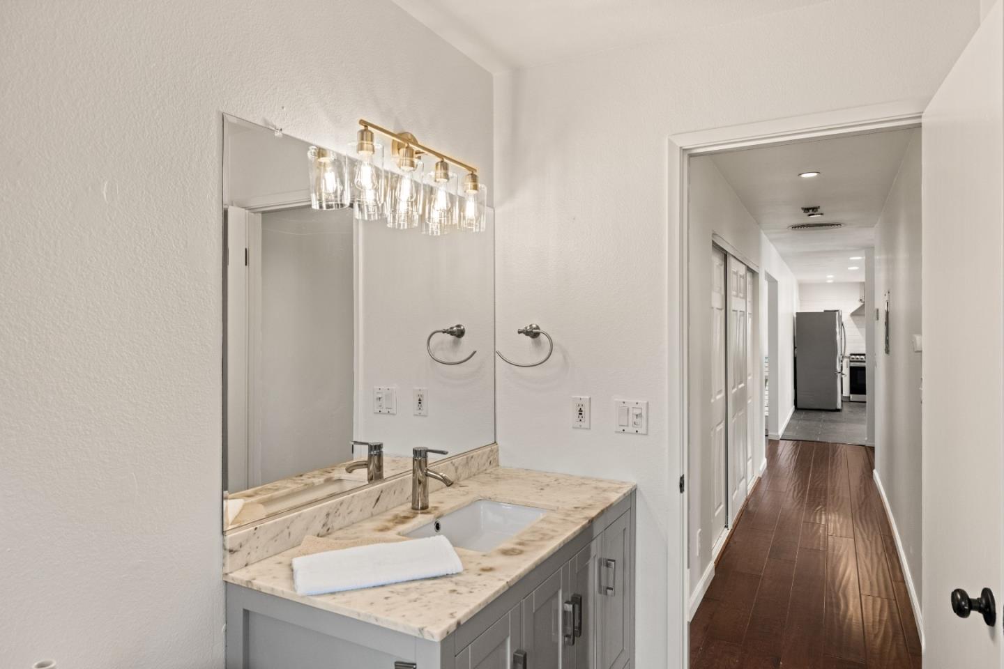 15450 Oak Hills Drive