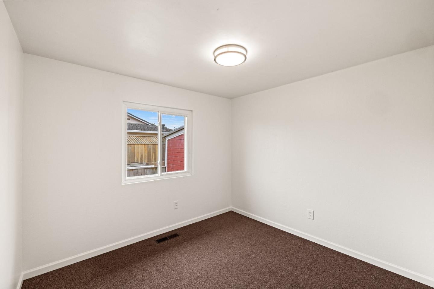 15450 Oak Hills Drive