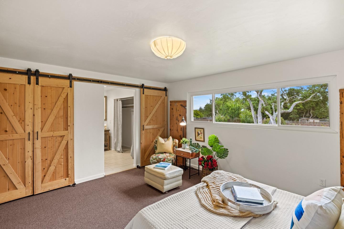 15450 Oak Hills Drive