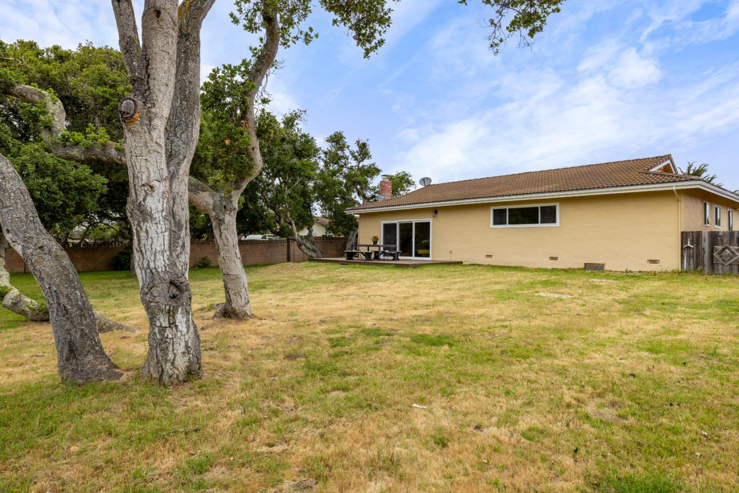 15450 Oak Hills Drive