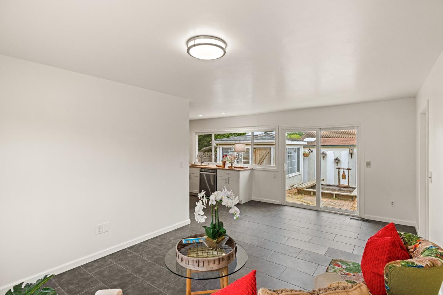 15450 Oak Hills Drive