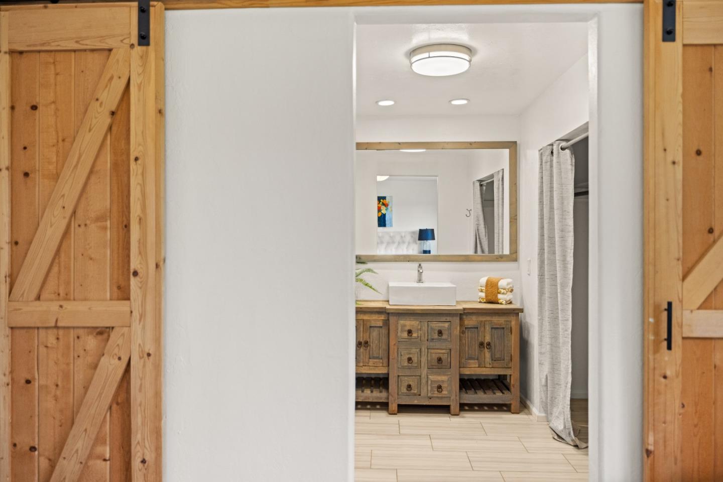 15450 Oak Hills Drive