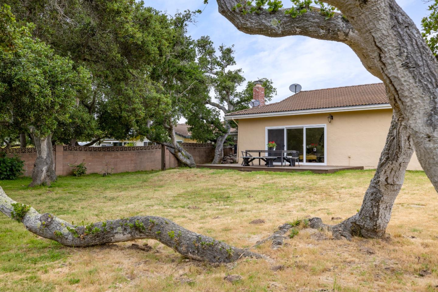 15450 Oak Hills Drive