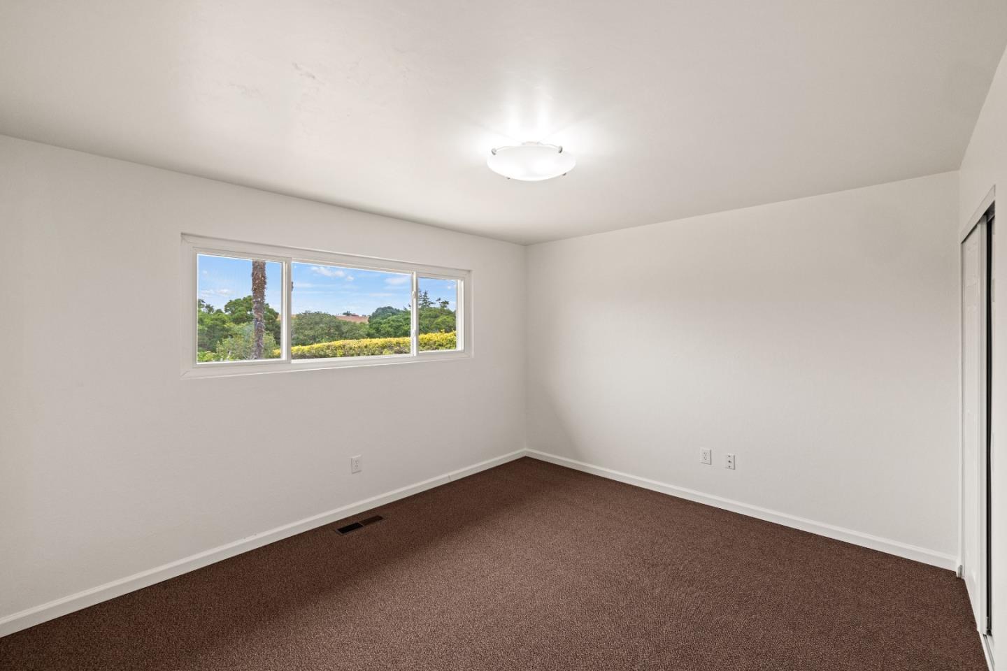 15450 Oak Hills Drive