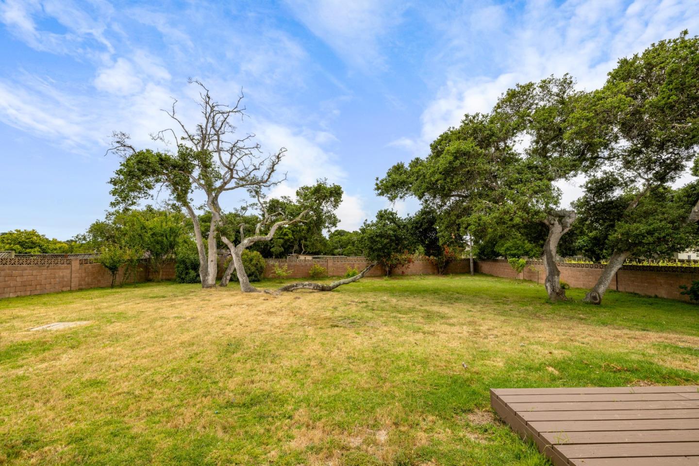 15450 Oak Hills Drive