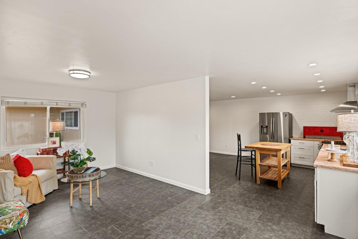 15450 Oak Hills Drive