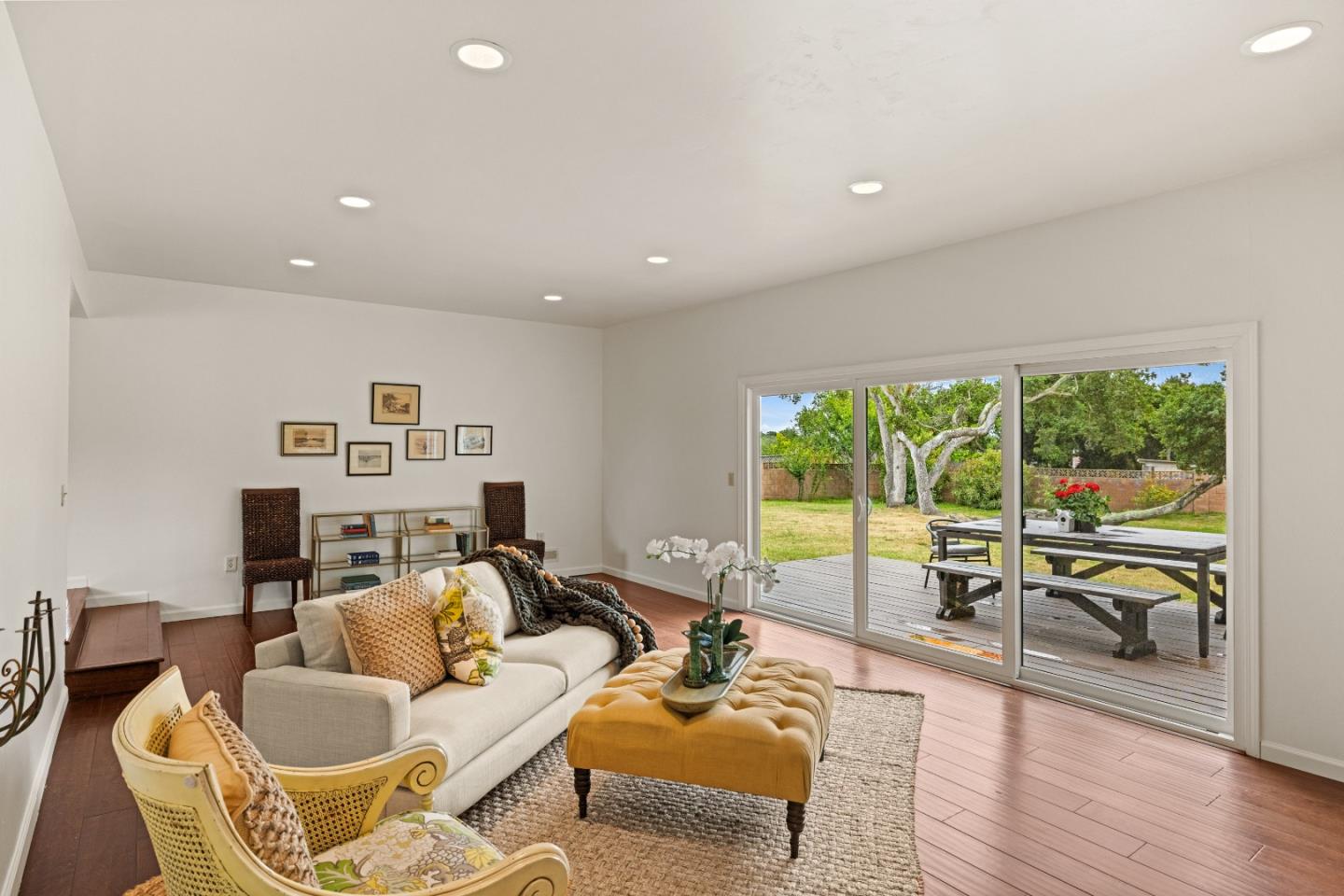 15450 Oak Hills Drive