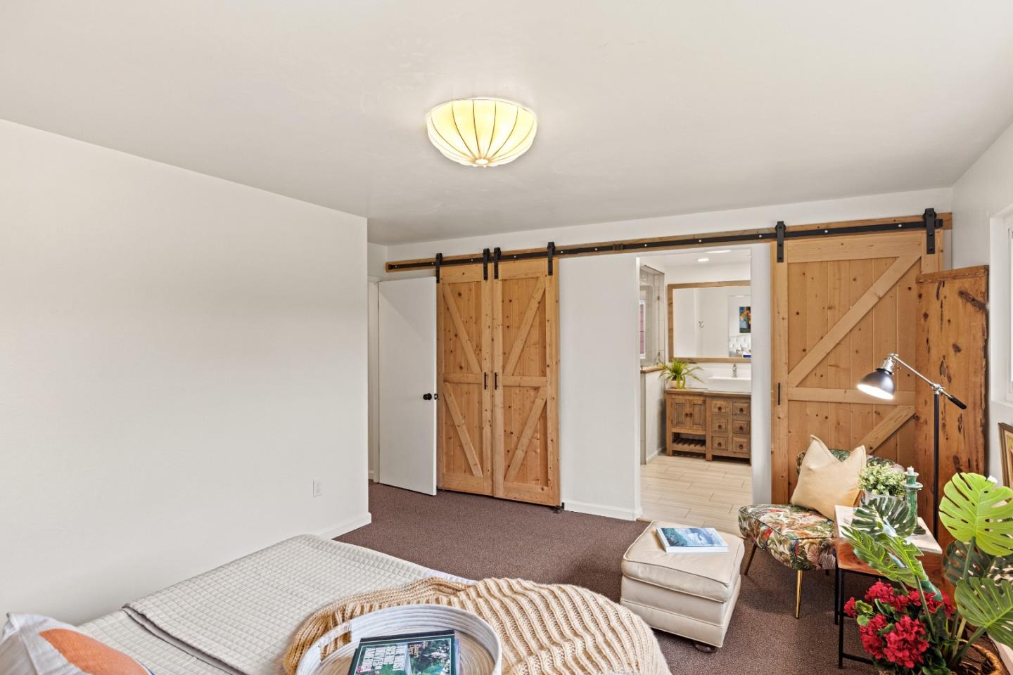 15450 Oak Hills Drive