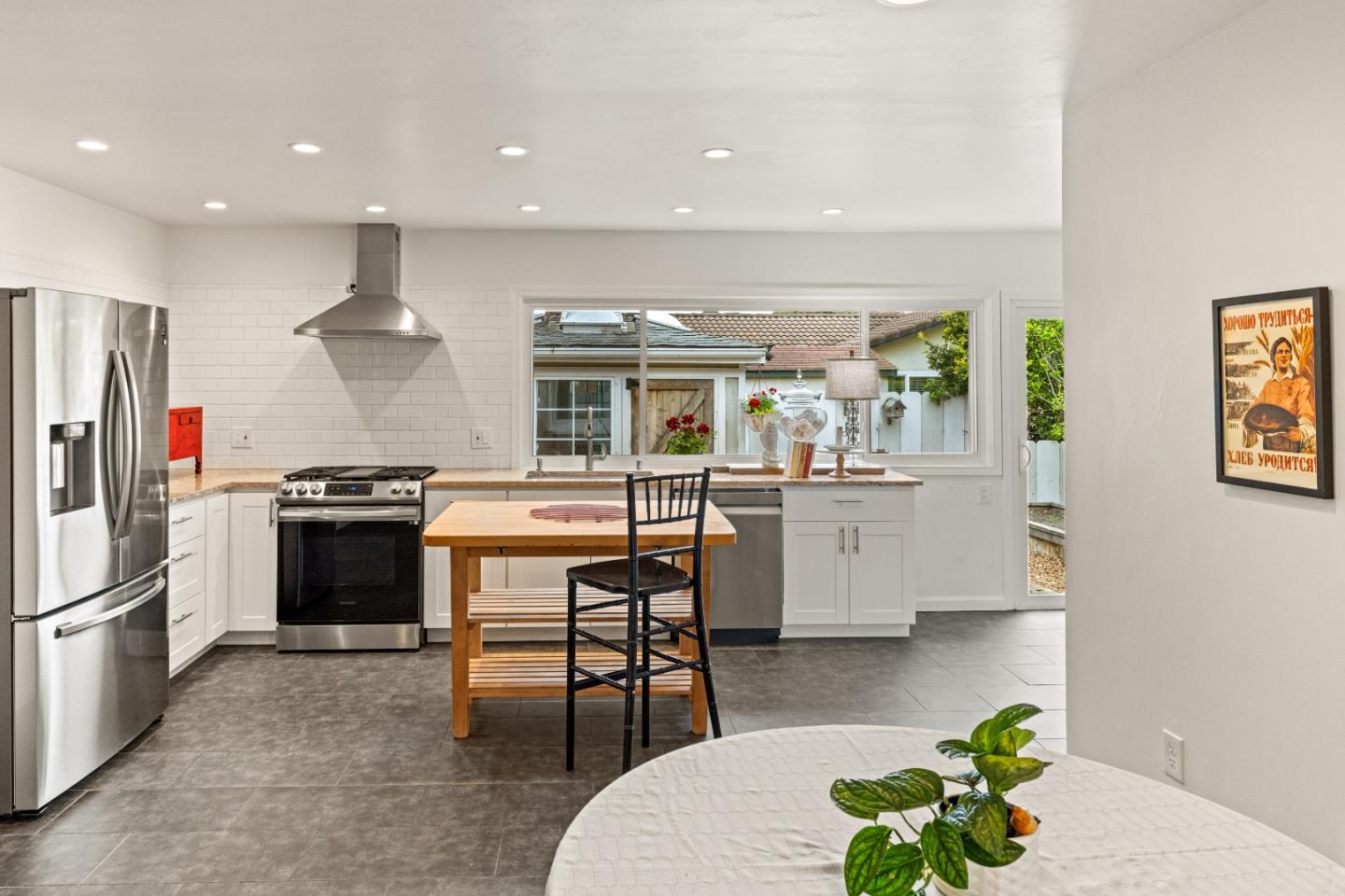 15450 Oak Hills Drive