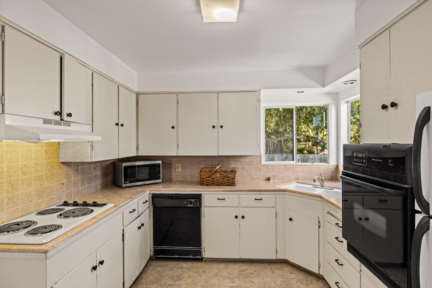 Charming Old Monterey Cottage