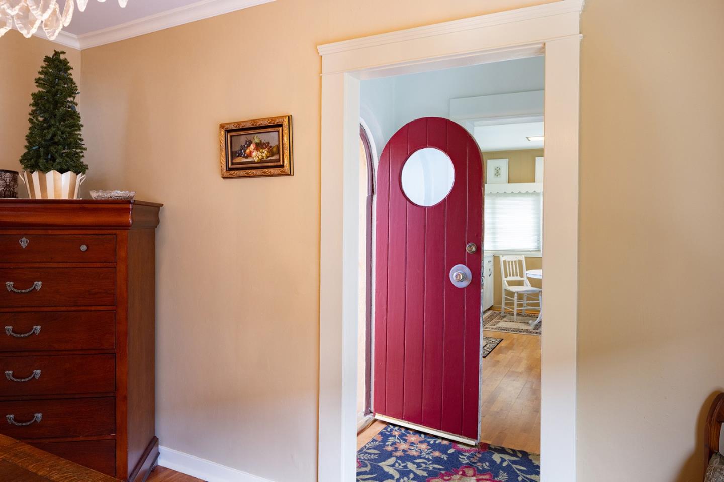 Pacific Grove Charmer