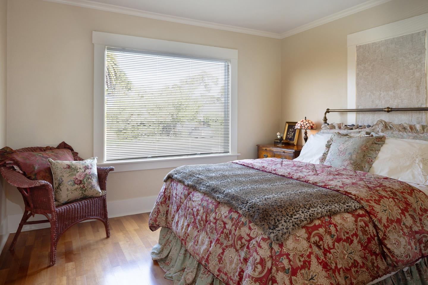 Pacific Grove Charmer