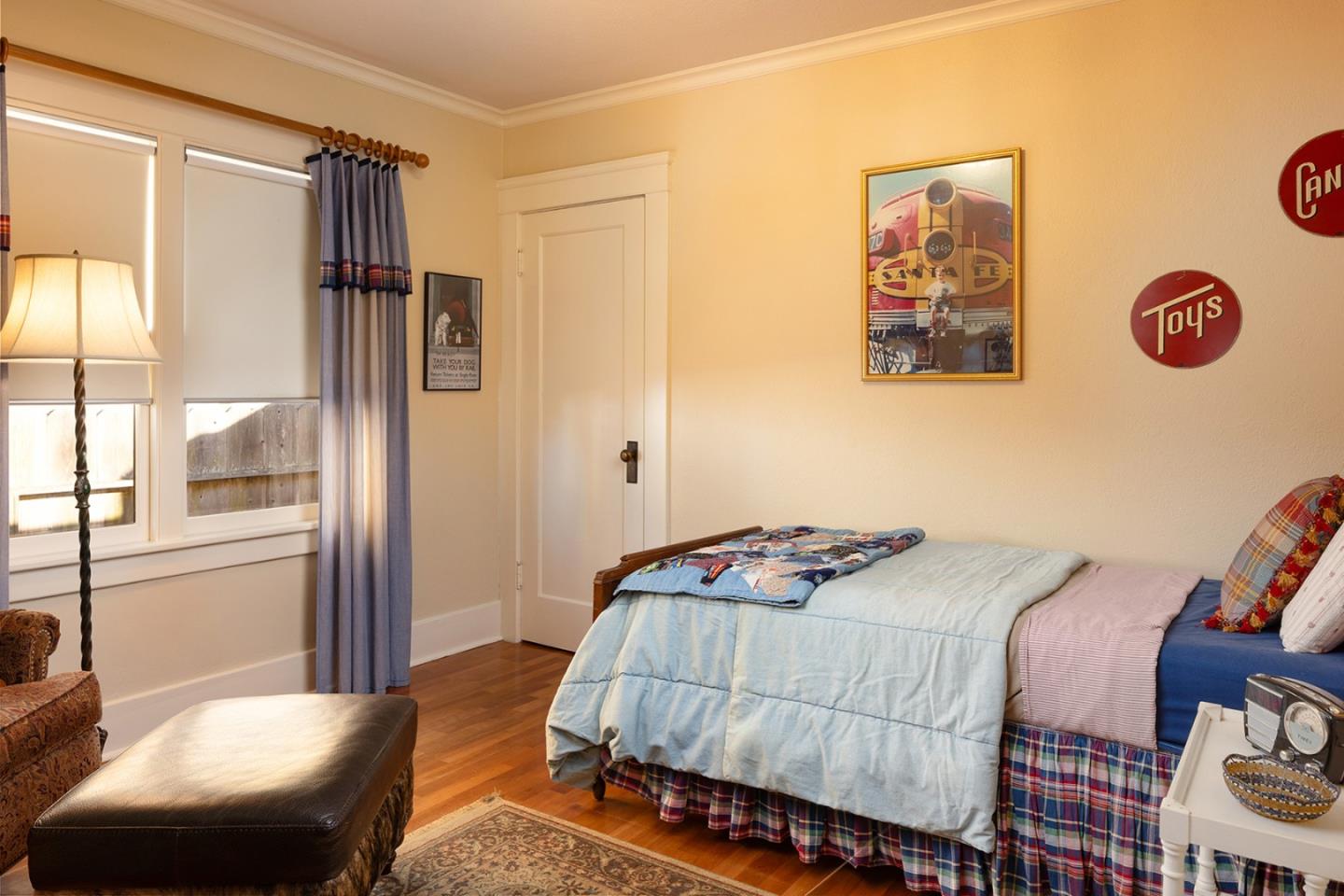 Pacific Grove Charmer