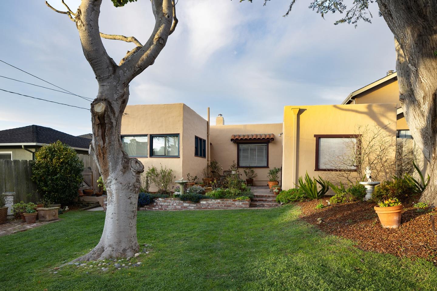 Pacific Grove Charmer