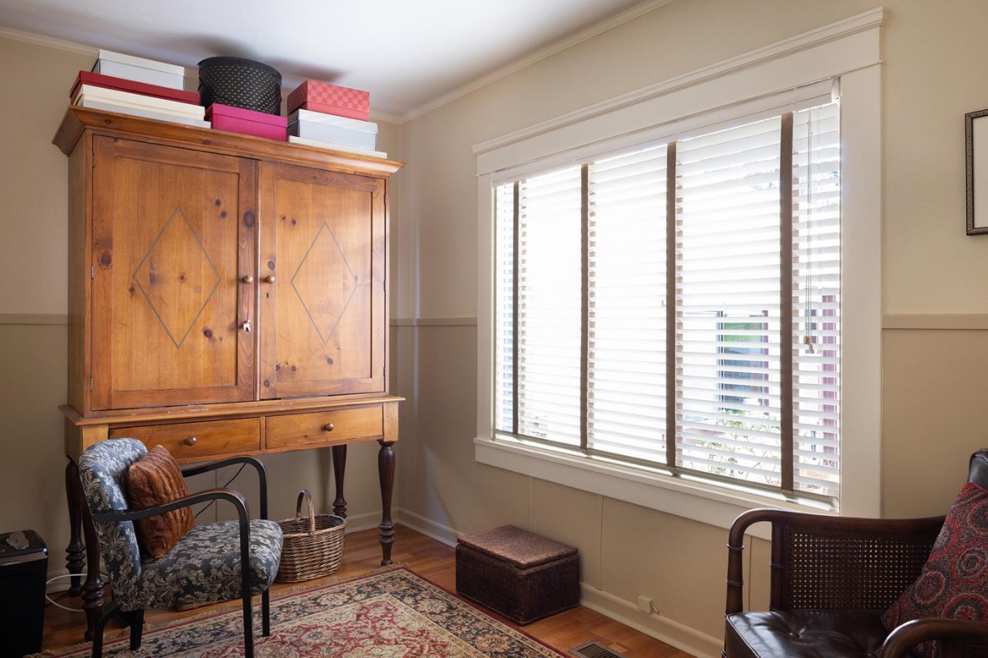 Pacific Grove Charmer