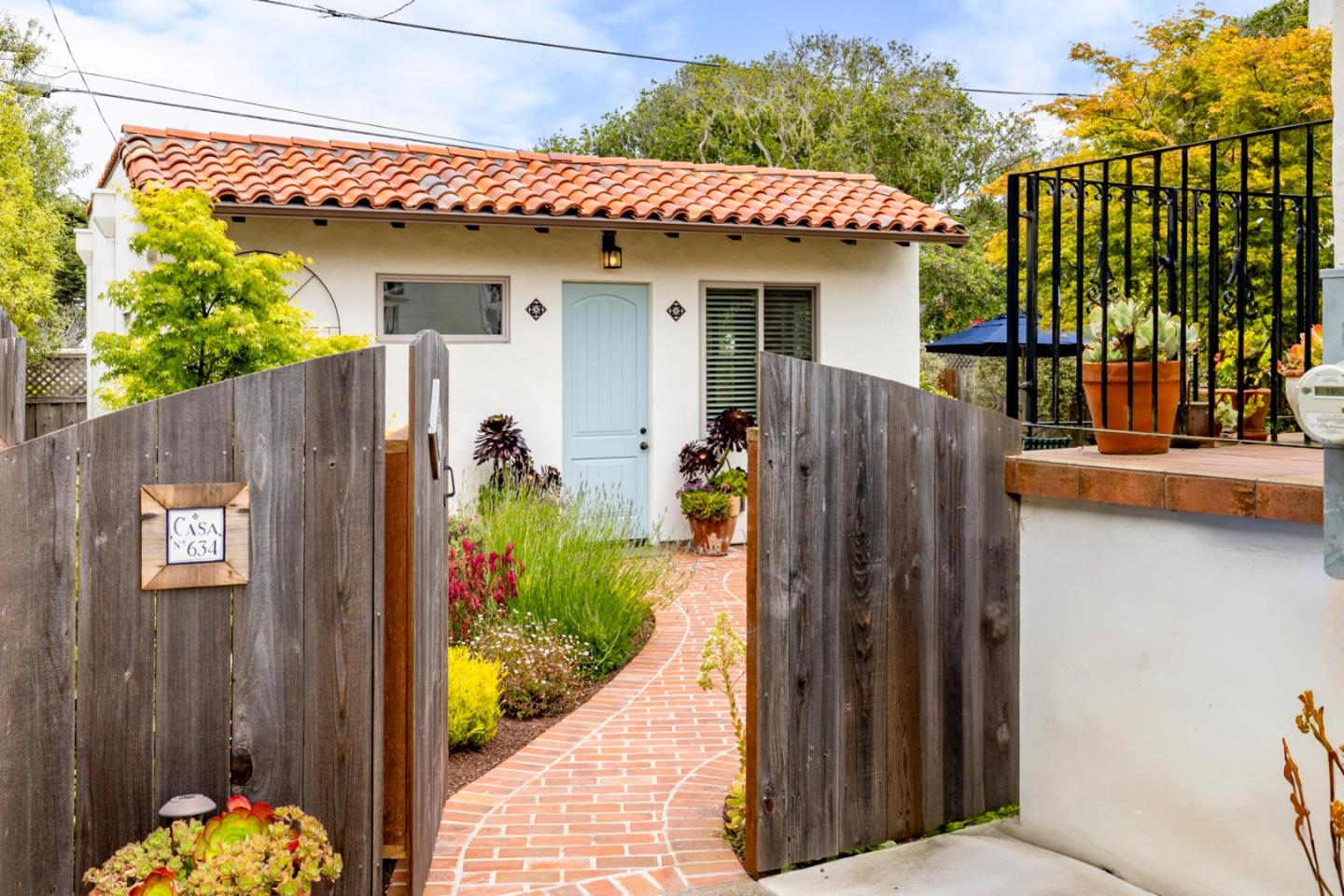 636 Spazier Avenue
