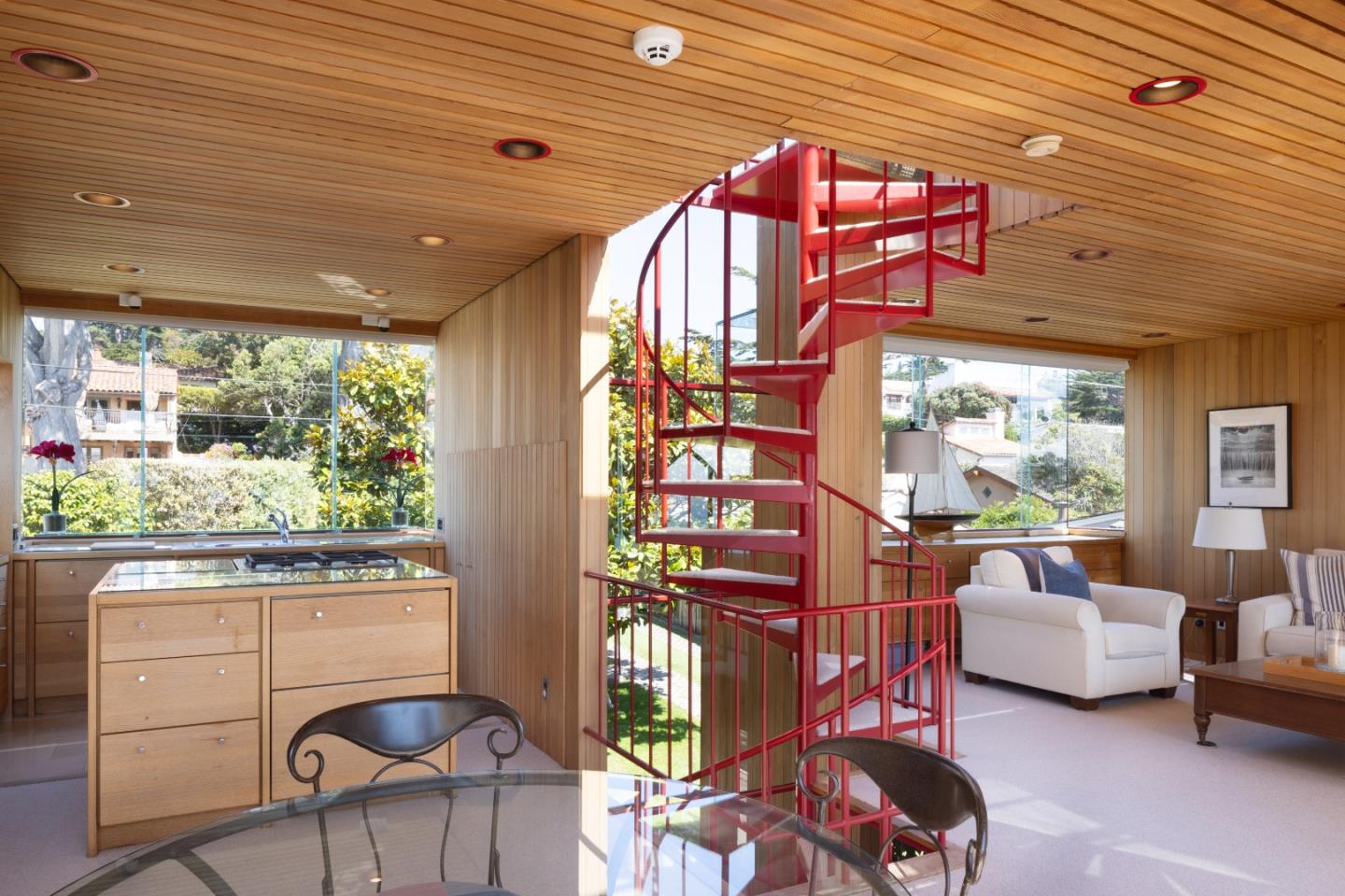 Sophisticated Modernism on Scenic