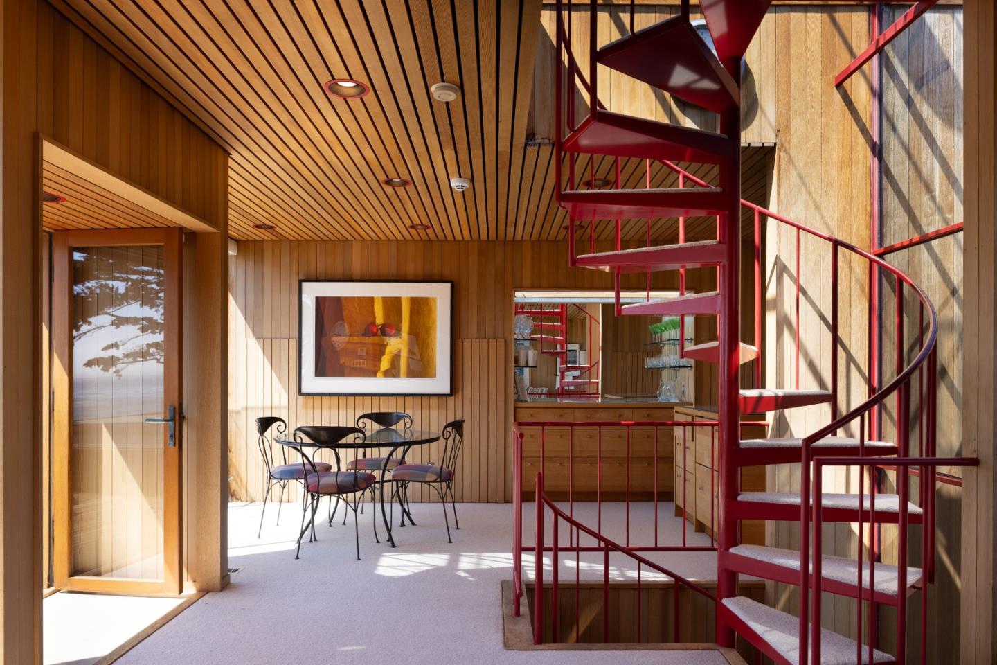 Sophisticated Modernism on Scenic