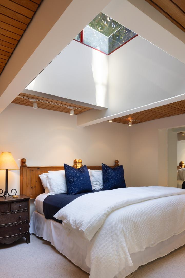 Sophisticated Modernism on Scenic