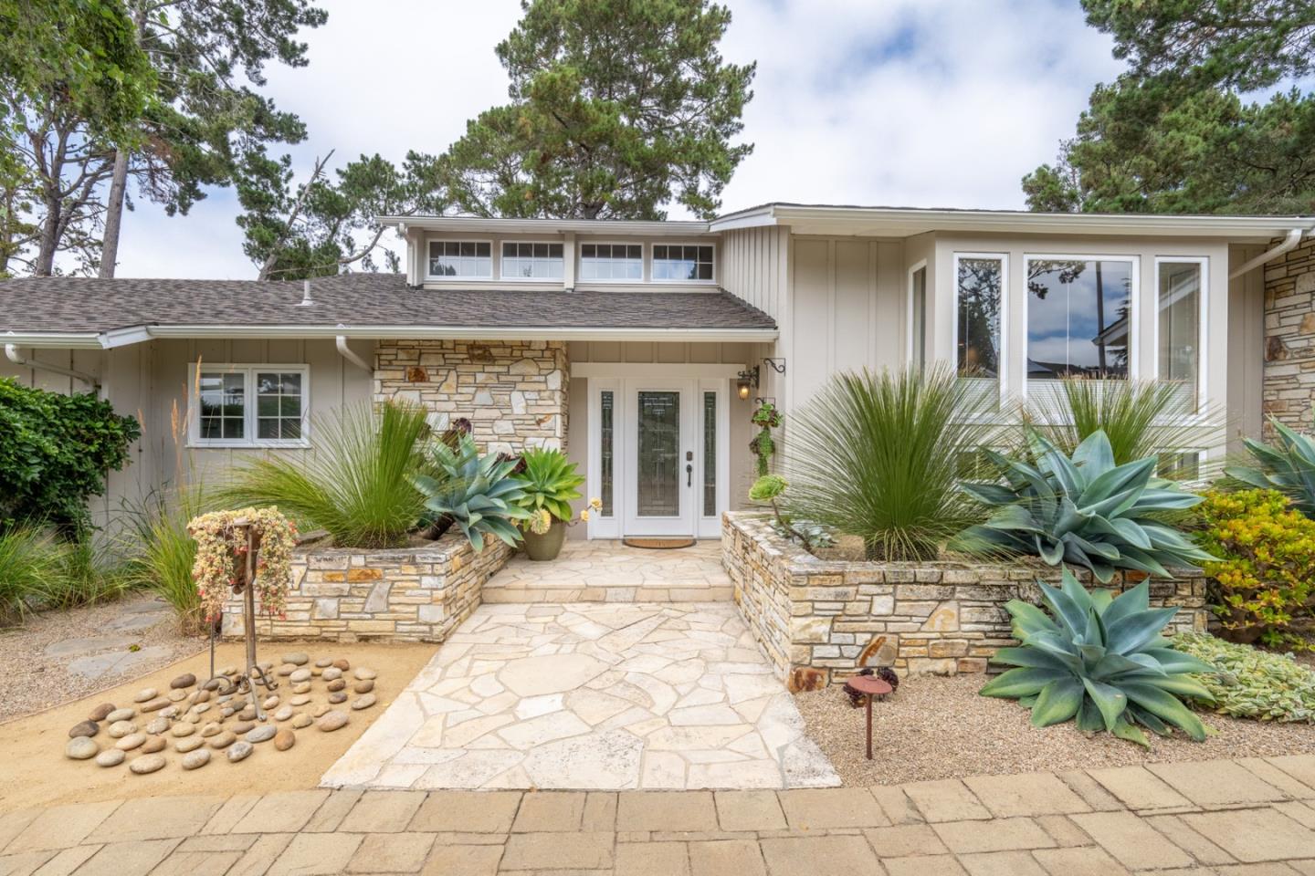 Nature Meets Style in Deer Flats