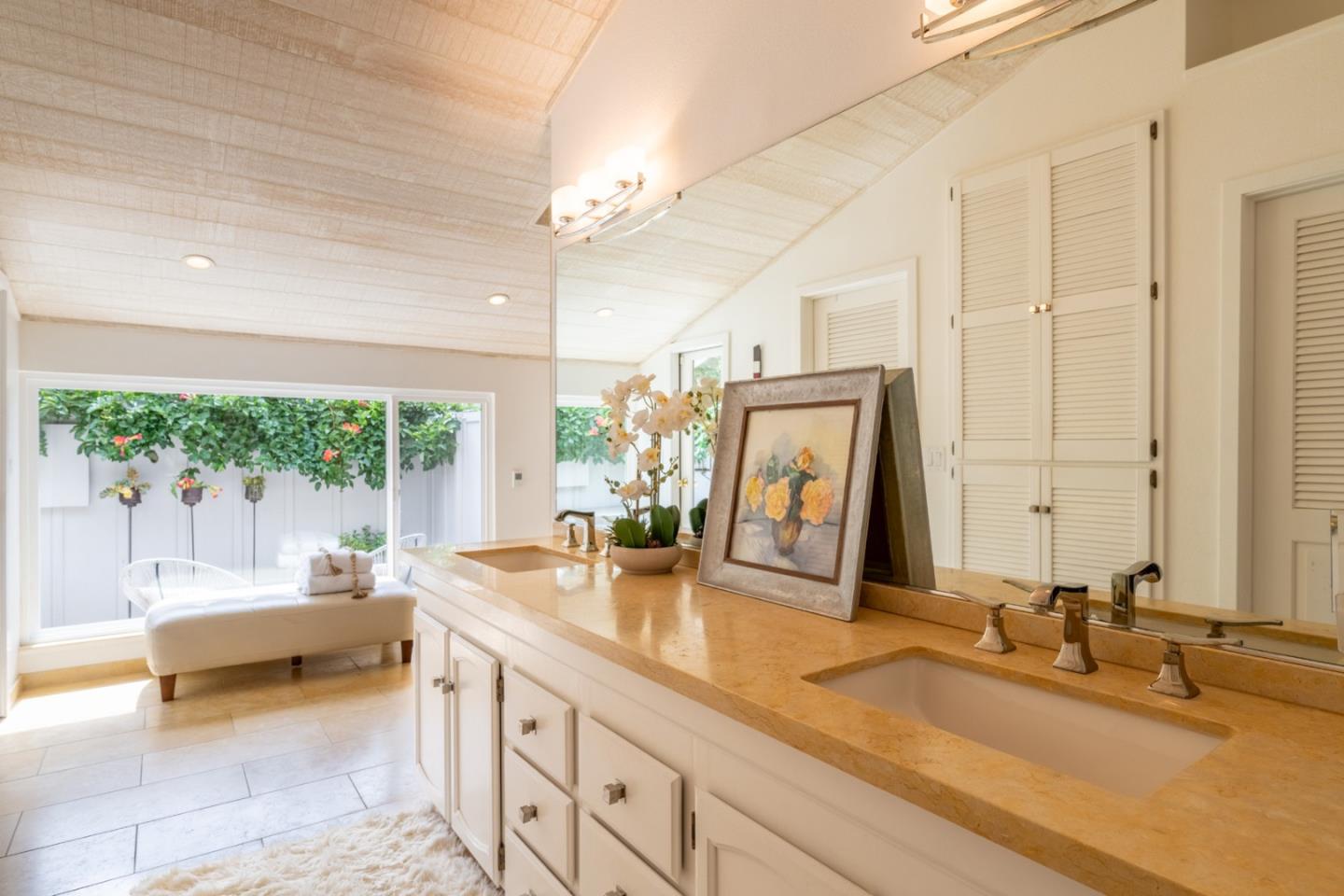 Nature Meets Style in Deer Flats
