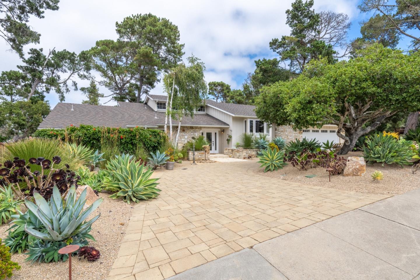 Nature Meets Style in Deer Flats