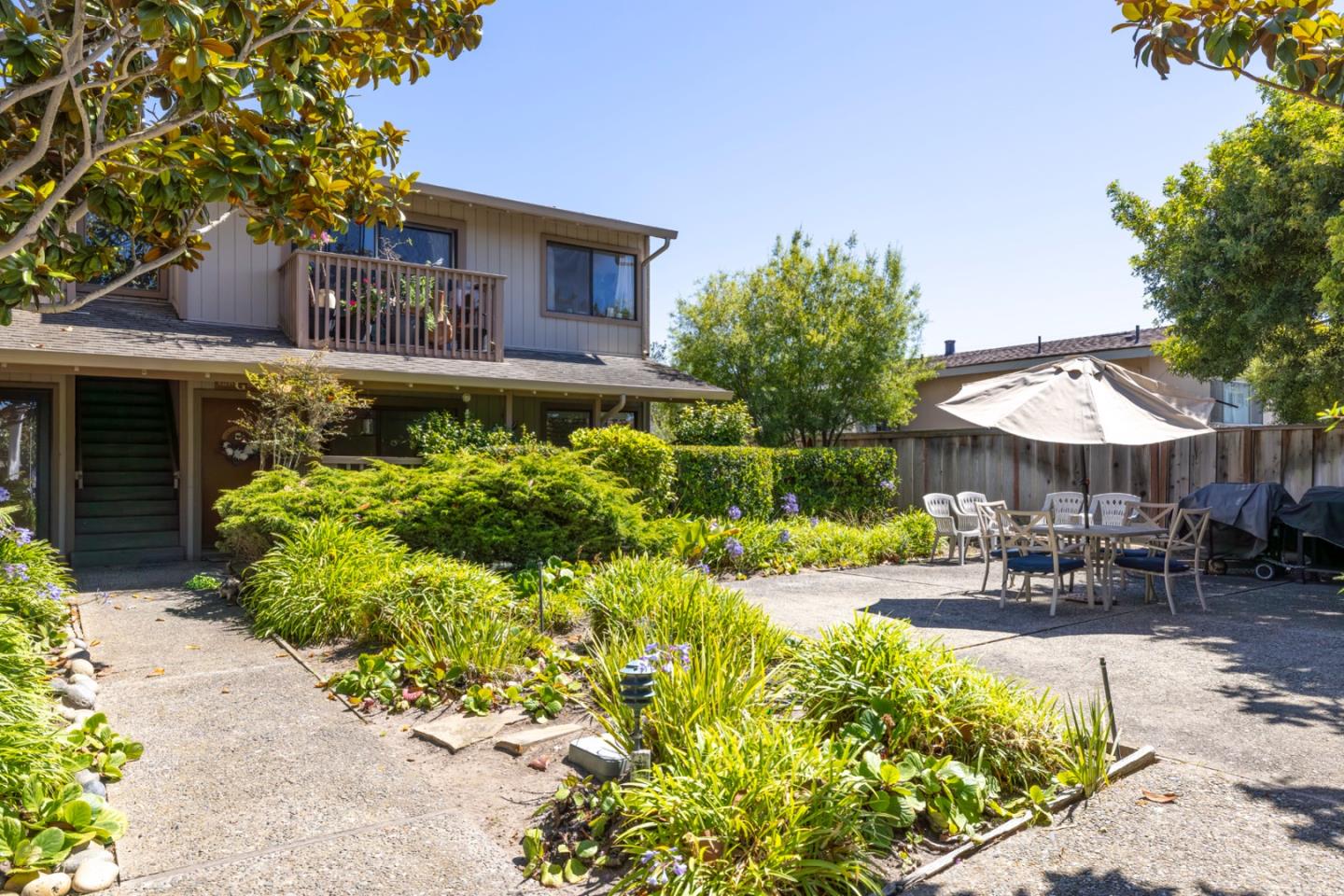 Easy Living in Monterey’s Sunbelt