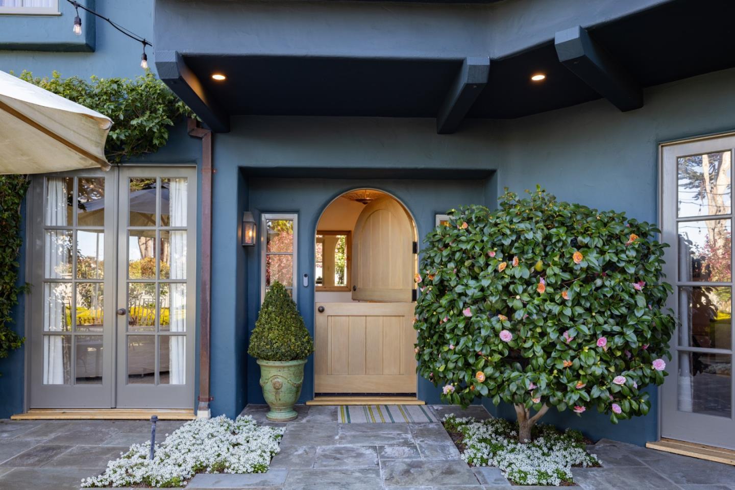 26167 Valley View Avenue