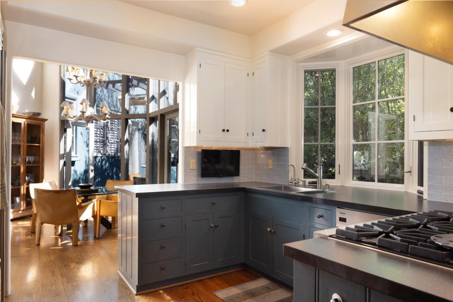 26167 Valley View Avenue