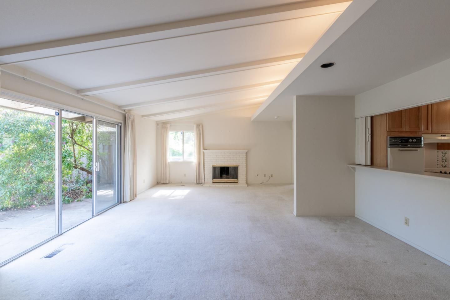 Hacienda Carmel Living