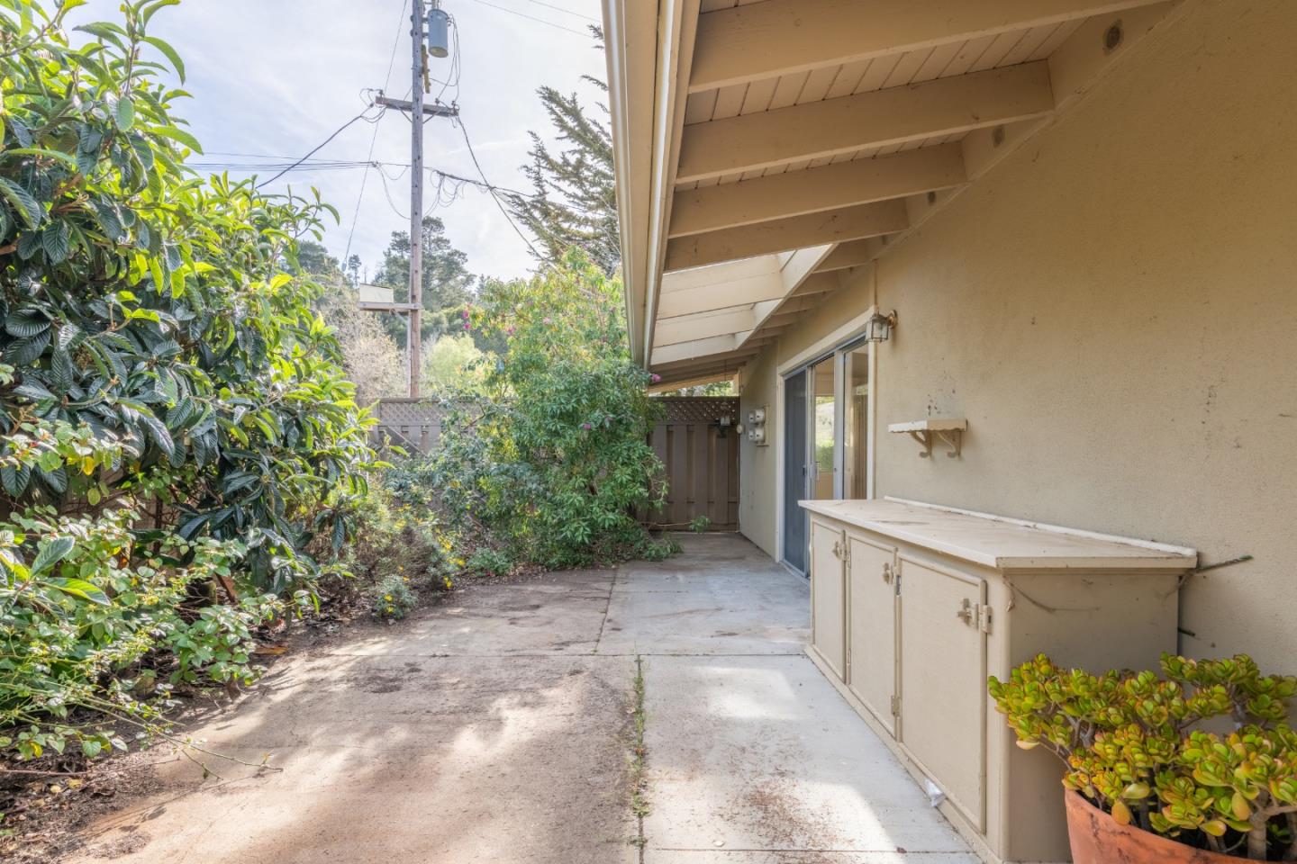 Hacienda Carmel Living