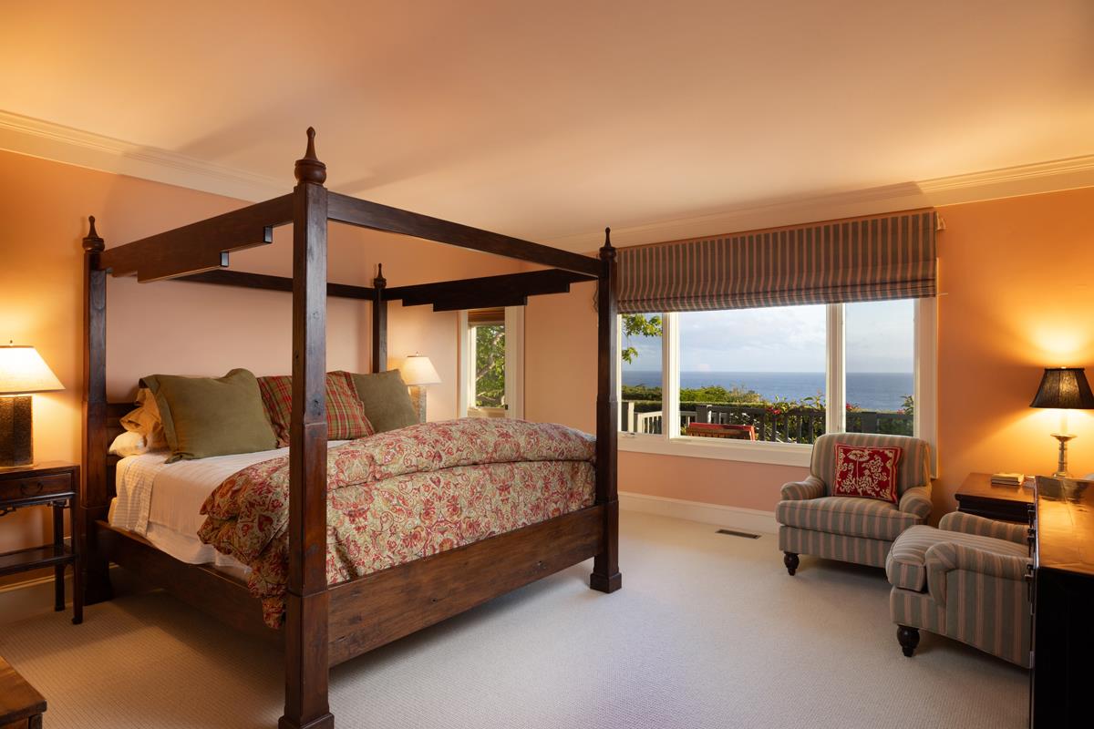 Commanding Views. Uncompromising Luxury.