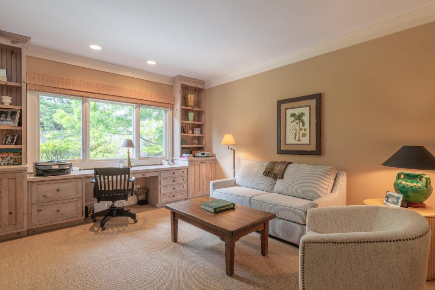 Commanding Views. Uncompromising Luxury.