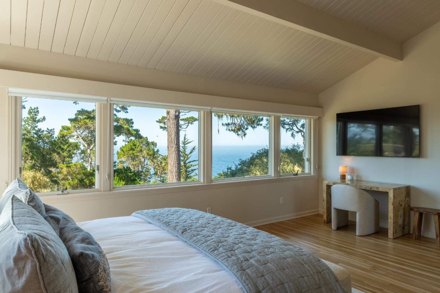 Panoramic Views. Timeless Luxury. 