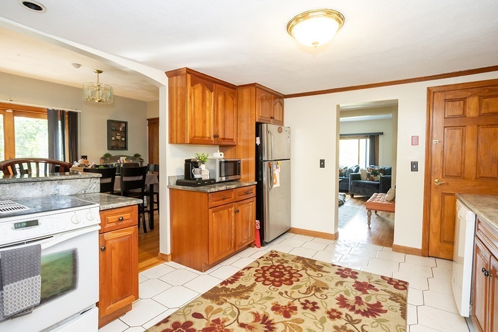 751 Fellsway W