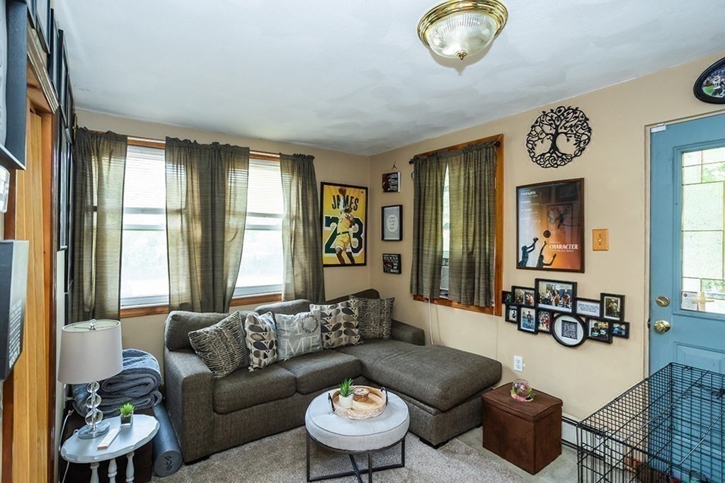 751 Fellsway W
