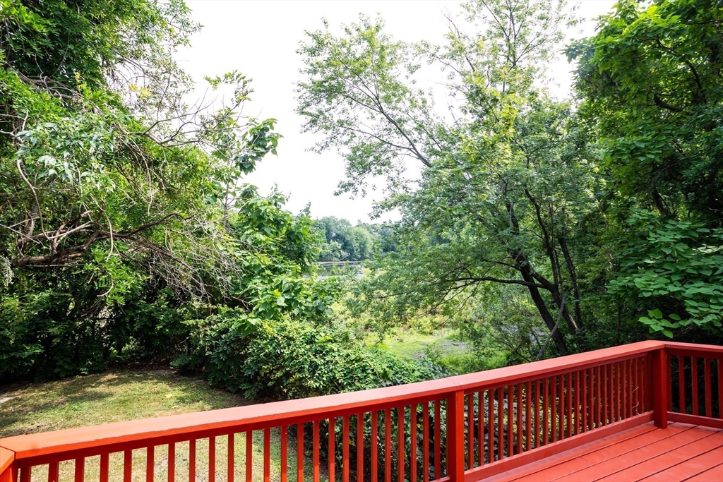 22 Lake Shore Rd