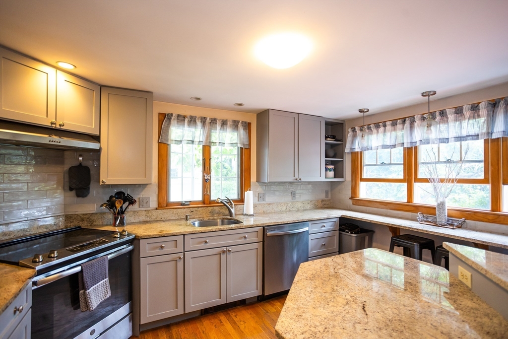 22 Lake Shore Rd