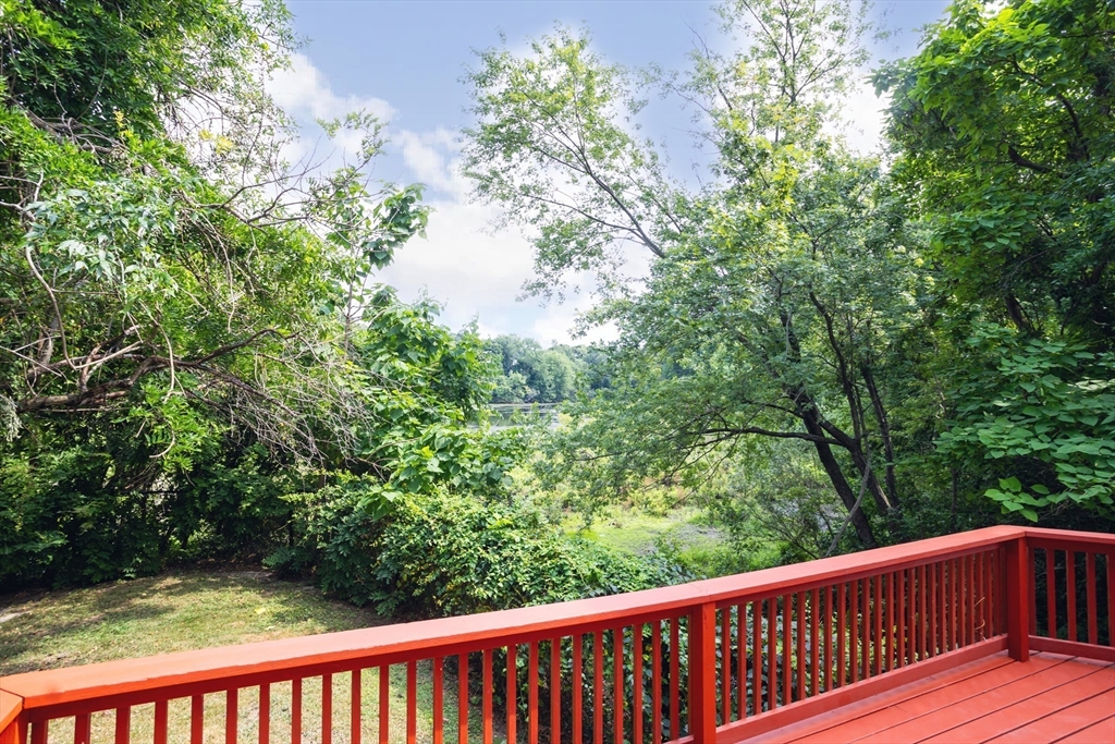22 Lake Shore Rd