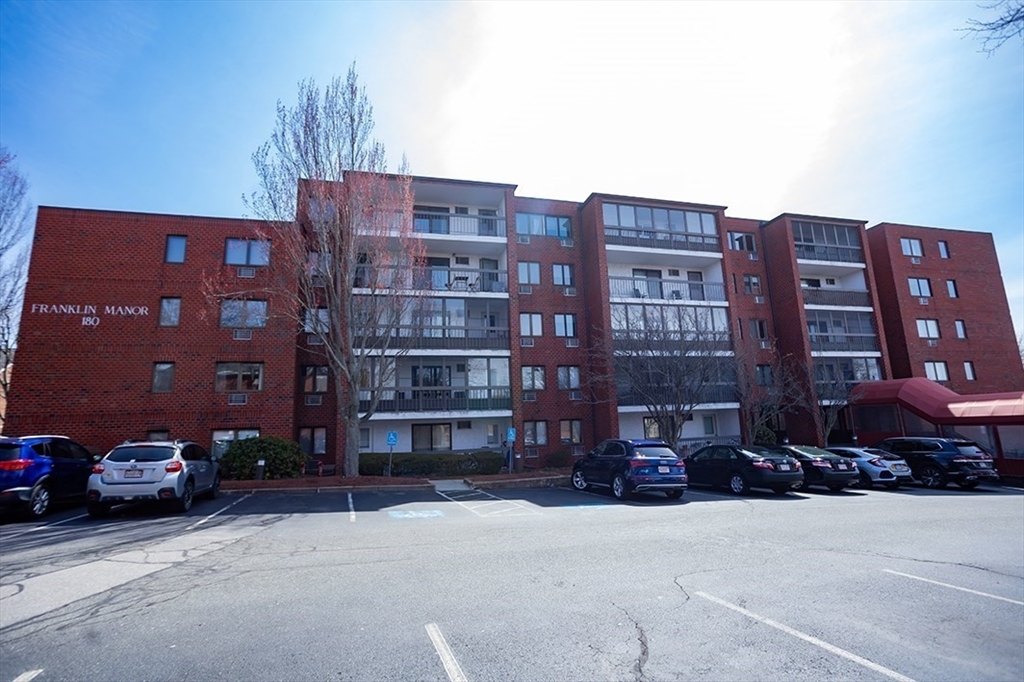 180 Green St # 511