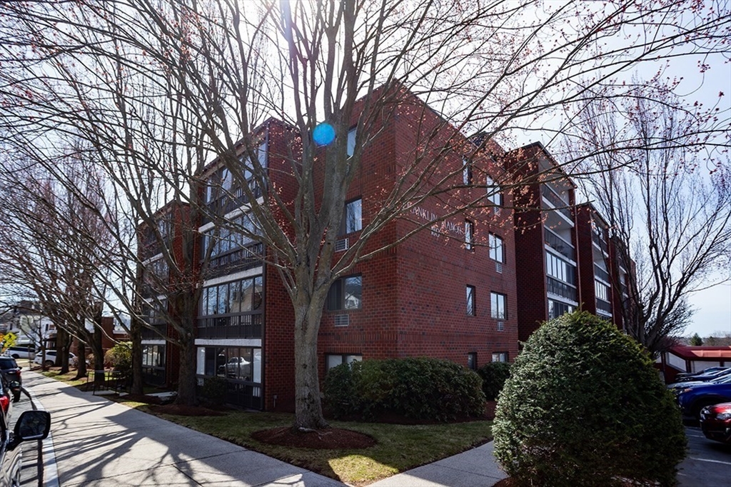 180 Green St # 511