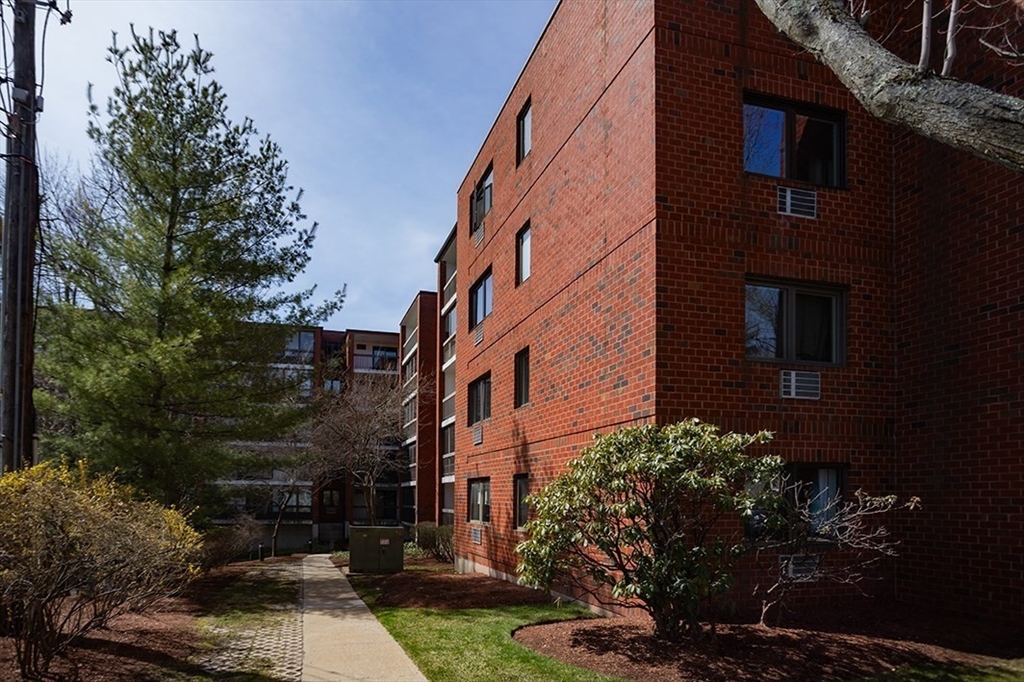 180 Green St # 511