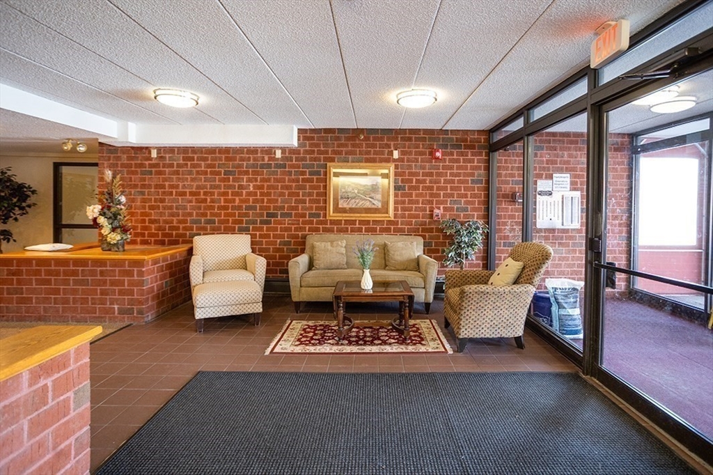 180 Green St # 511